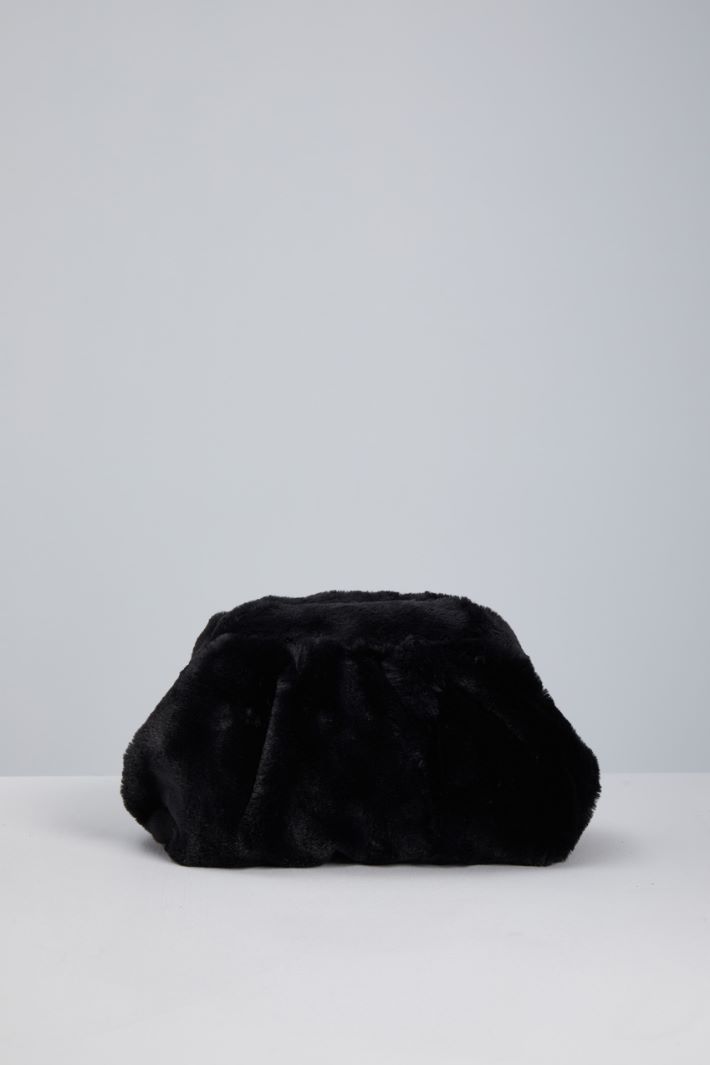 Fur-effect clutch Intrend