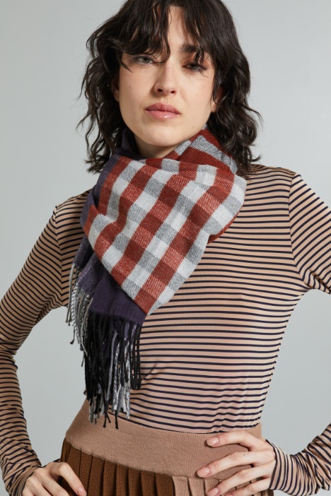 Scarf with fringed edges Intrend