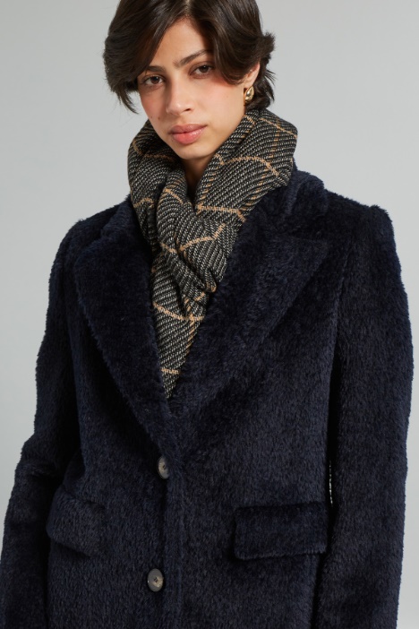 Sciarpa con bordi sfrangiati