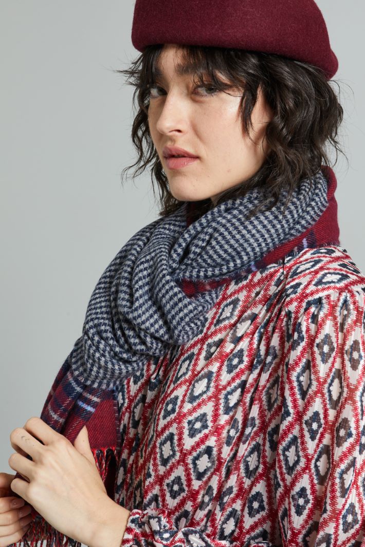 Fringed scarf Intrend