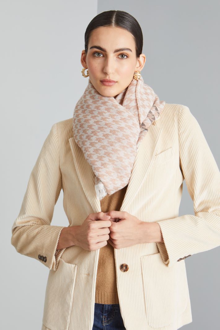 Jacquard natural fiber stole Intrend