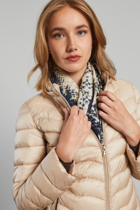 Estola de viscosa pura