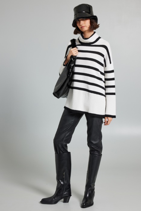 Cappello da pescatore in vernice