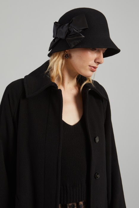 Cloche con maxi fiocco