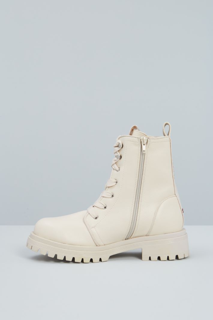 Combat boots with rubber inserts Intrend - 3