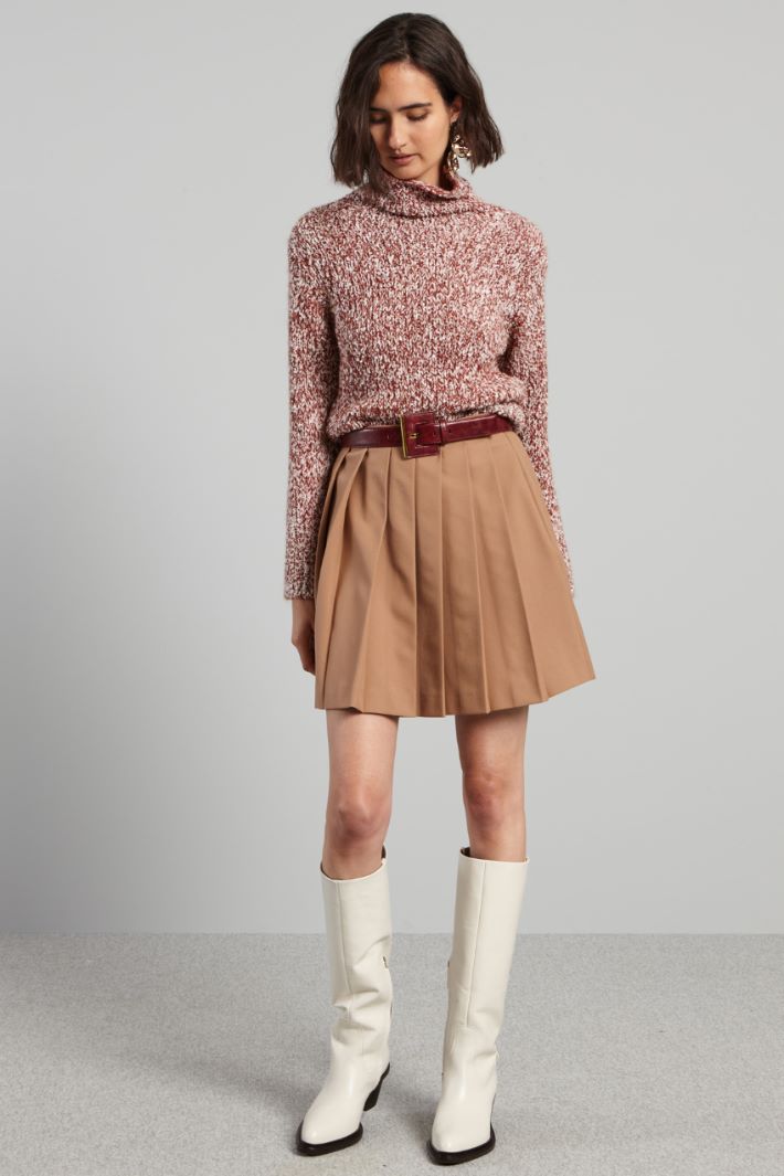 Short pleated skirt Intrend