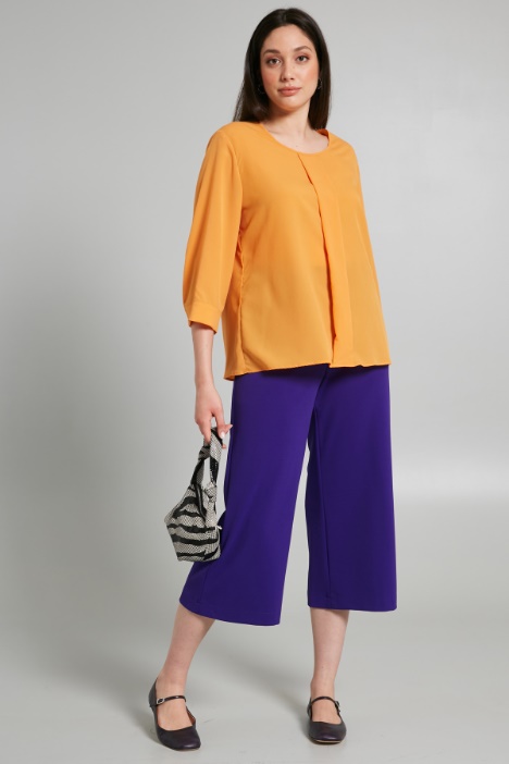 Blouse with inverted pleat Intrend