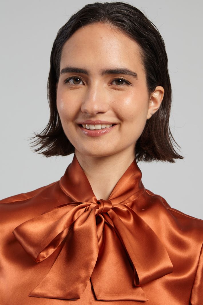 Shirt with pussy-bow collar Intrend - 4