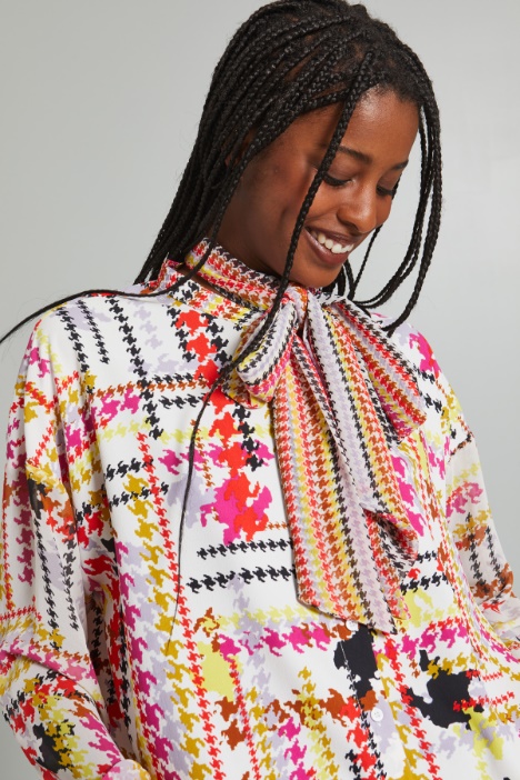 Camicia con collo a foulard