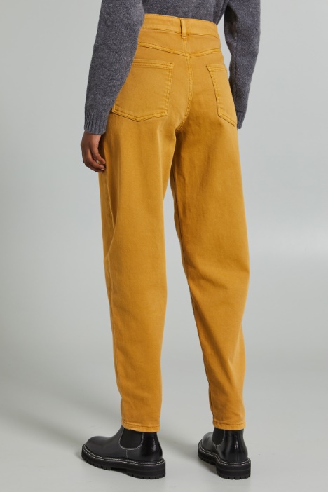 Pantalones holgados con botones