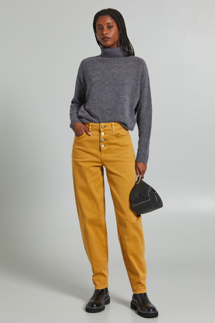 Baggy buttoned trousers Intrend