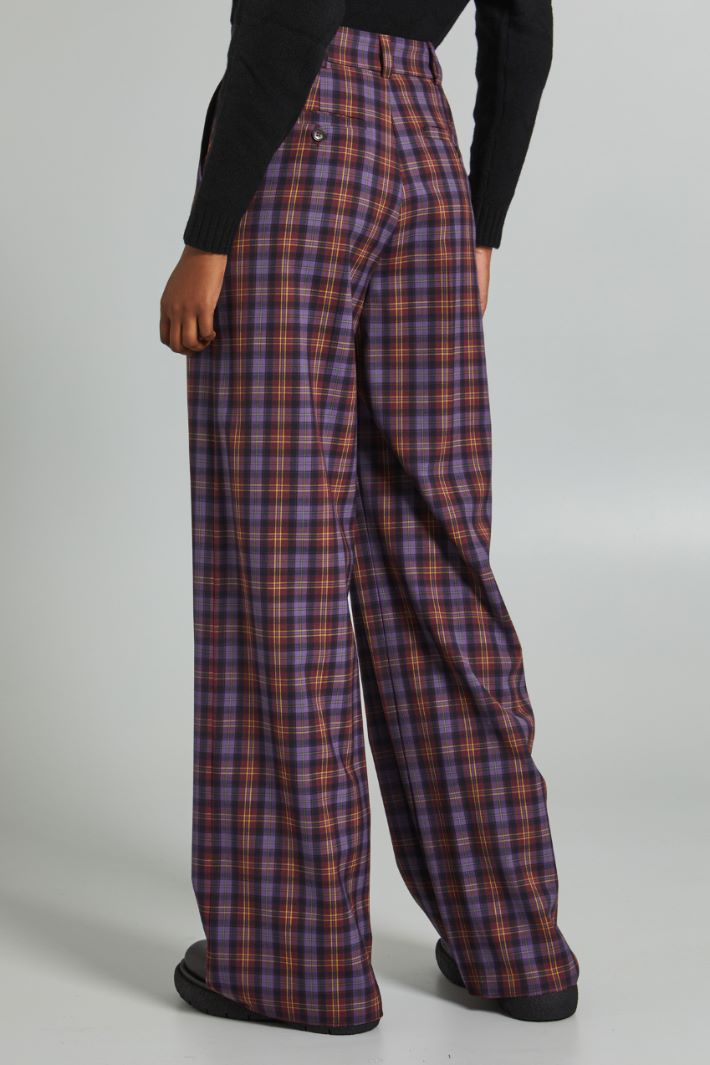 Trousers with sewn pleats Intrend - 2