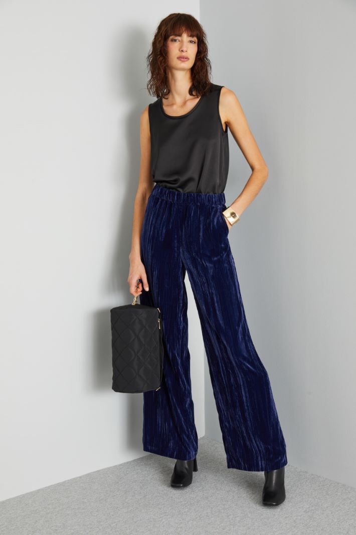 Loose fit velvet trousers Intrend