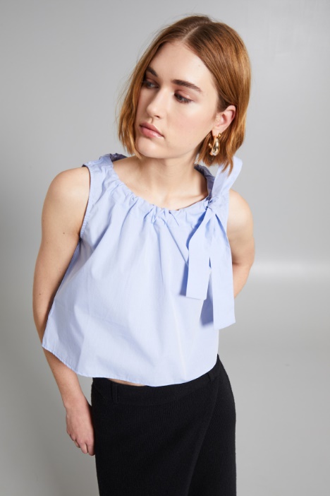 Bow-embellished poplin top Intrend