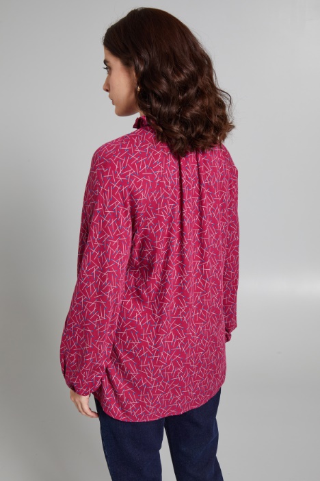 Blusa con collo a rouches