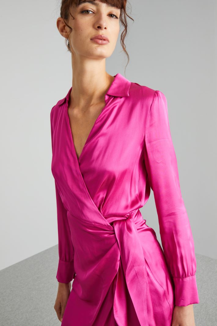 Fluid satin wrap dress Intrend - 4