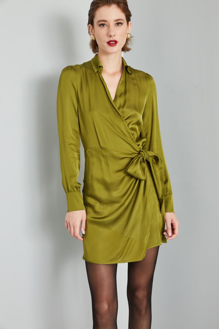 Fluid satin wrap dress Intrend - 3