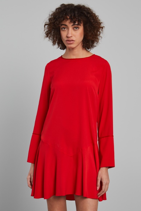 Abito con polsini alti