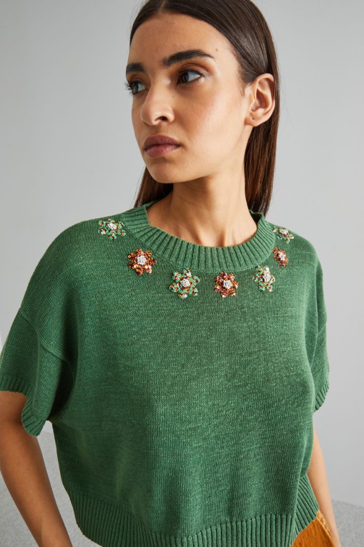 Short embroidered sweater Intrend - 4