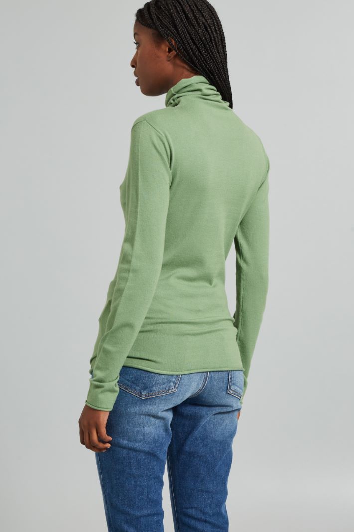 Turtleneck top with rolled hem Intrend - 2