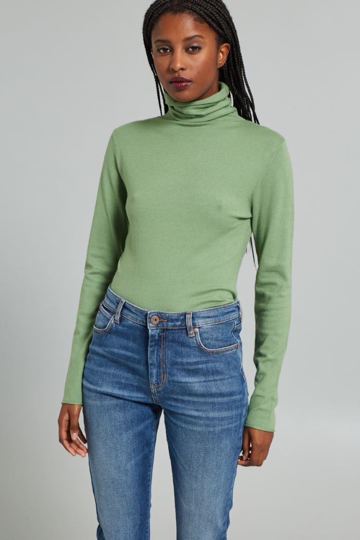 Turtleneck top with rolled hem Intrend - 3