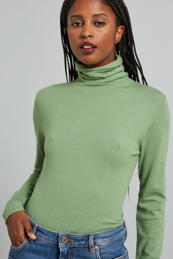 Turtleneck top with rolled hem Intrend - 4