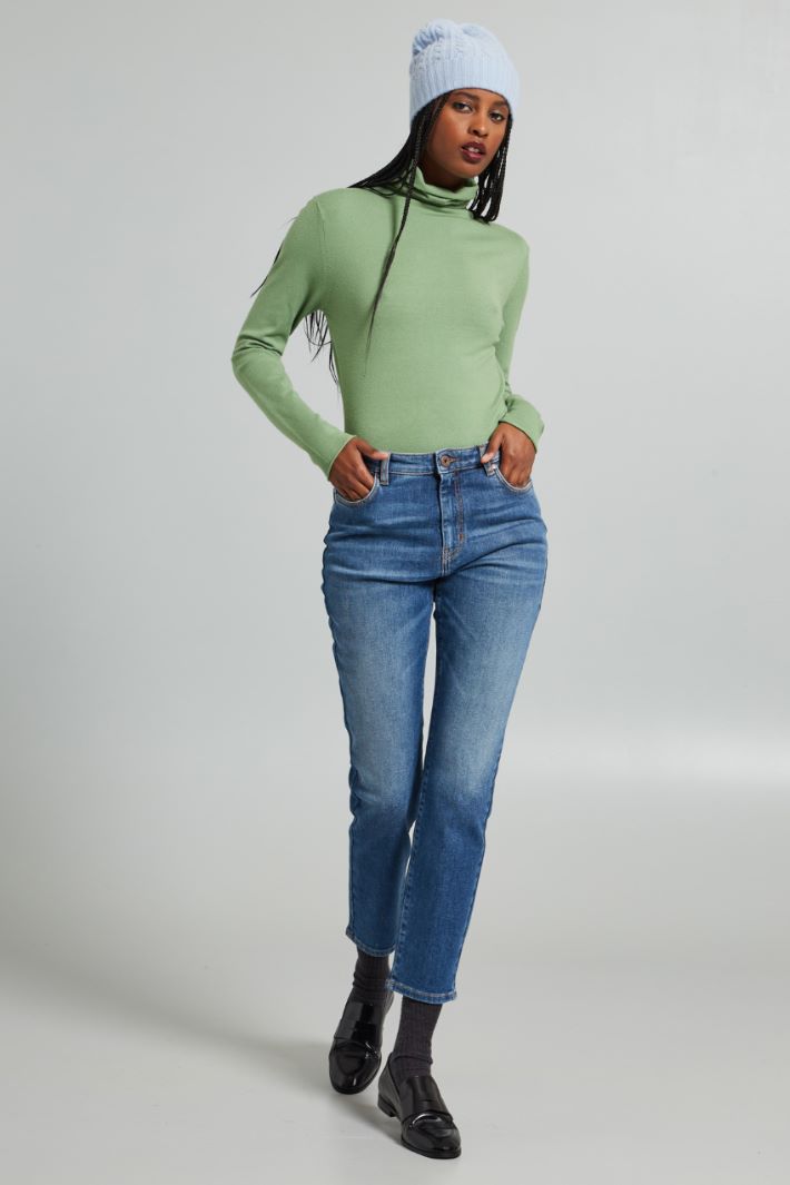 Turtleneck top with rolled hem Intrend