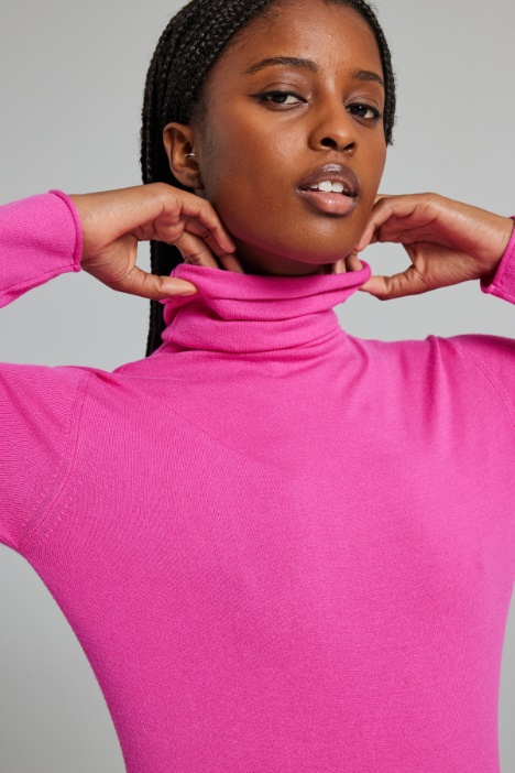 Dolcevita con bordi arricciati