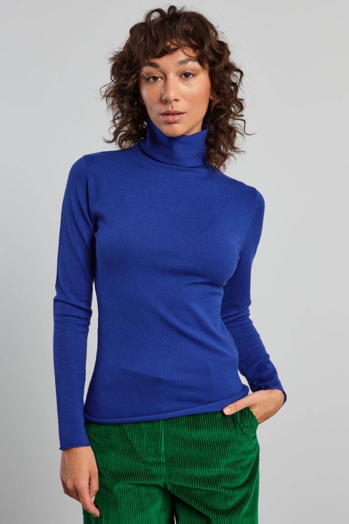 Turtleneck top with rolled hem Intrend - 3