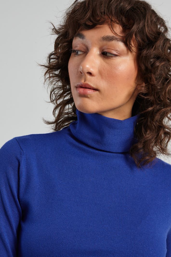 Turtleneck top with rolled hem Intrend - 4