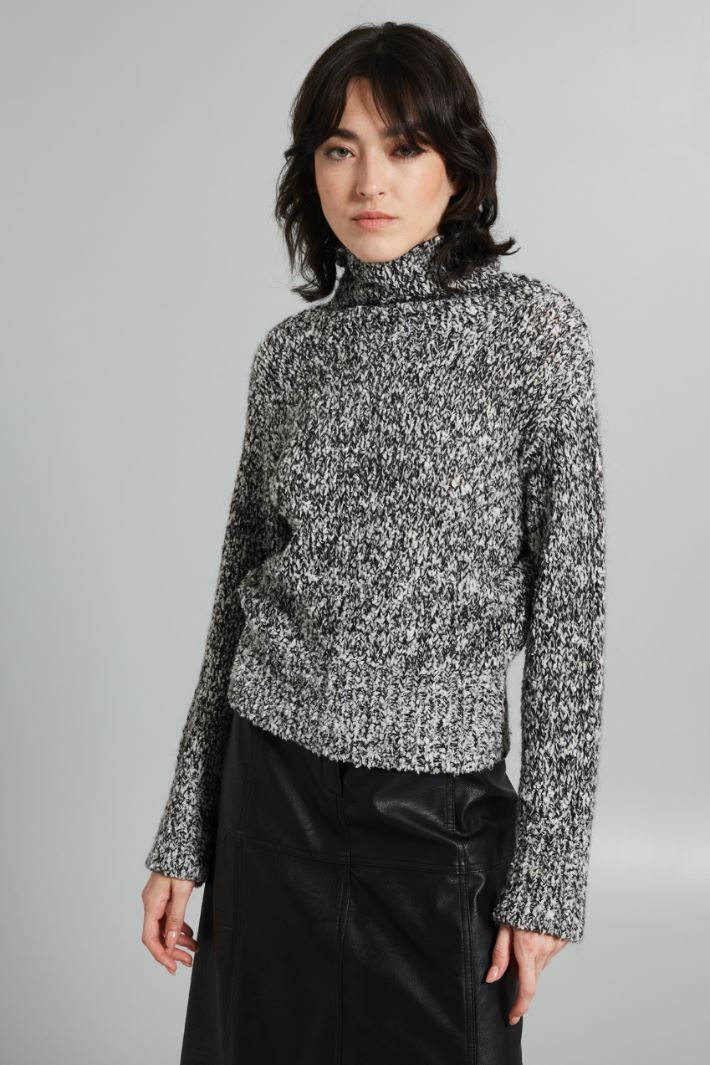 Patterned bouclé sweater Intrend - 3