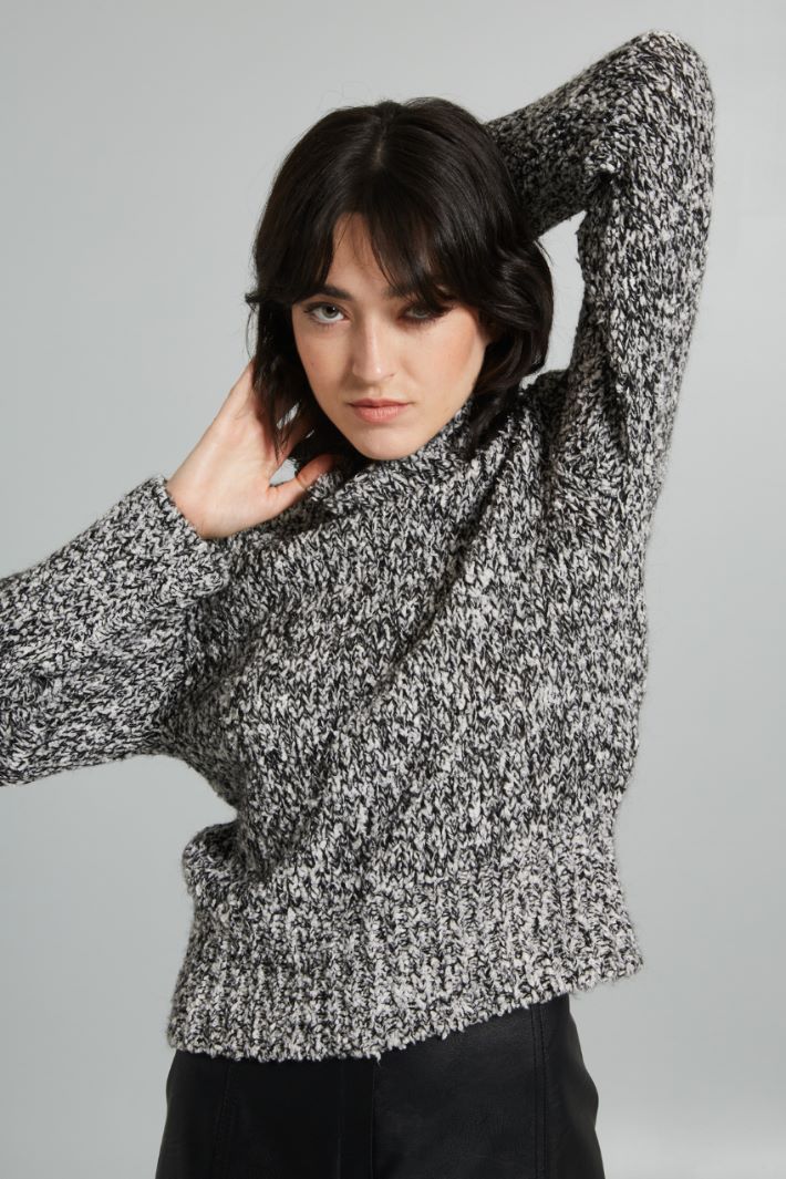 Patterned bouclé sweater Intrend - 4