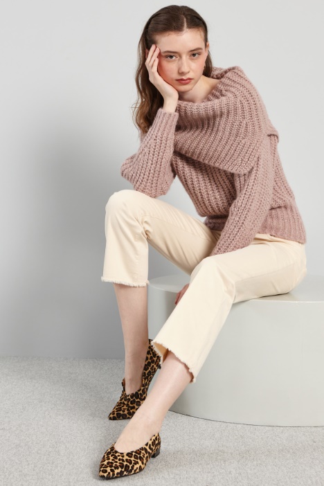 Sweater with loose collar Intrend