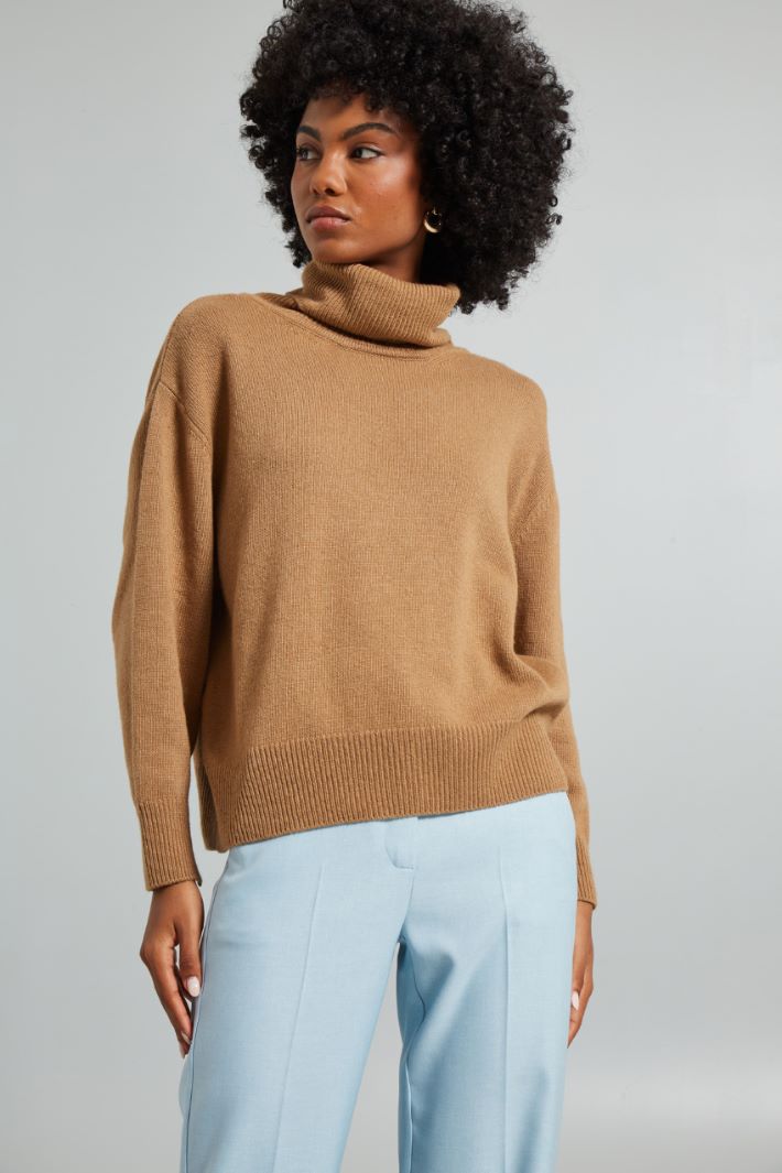 Loose fit polo-neck sweater Intrend - 3