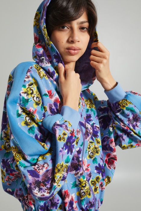 Felpa con zip a fantasia