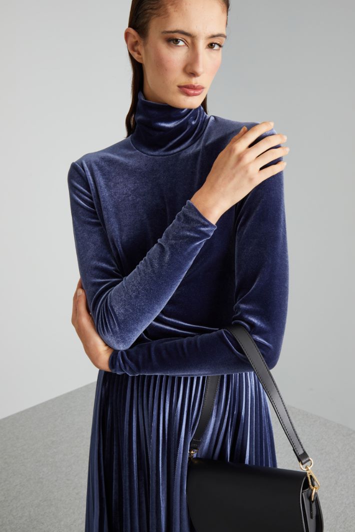 Velvet-jersey turtleneck Intrend - 4