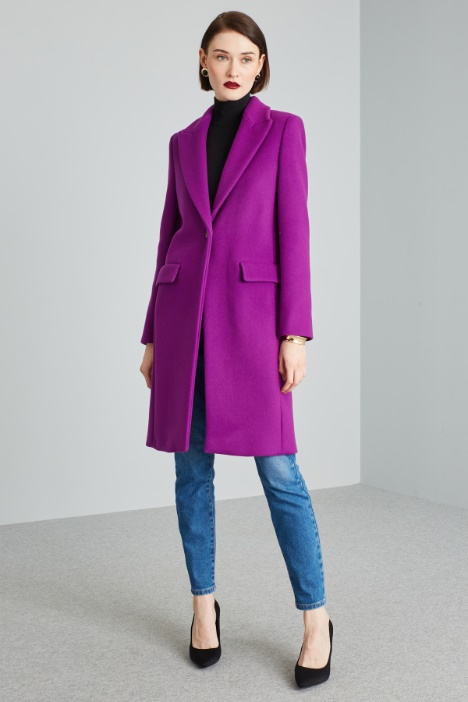 Cappotto con bottone singolo