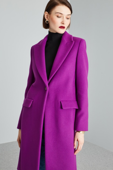 Cappotto con bottone singolo