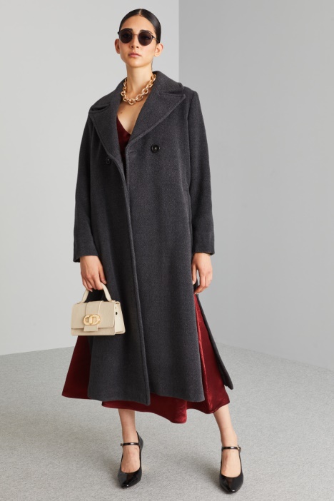 Coat with maxi lapels Intrend