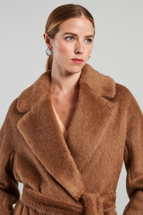 Cappotto in alpaca con cintura