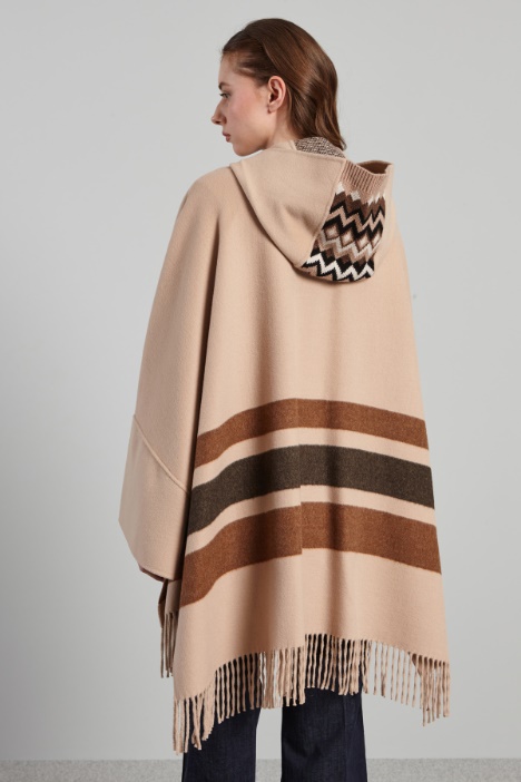 Giaccone con tasche in maglia