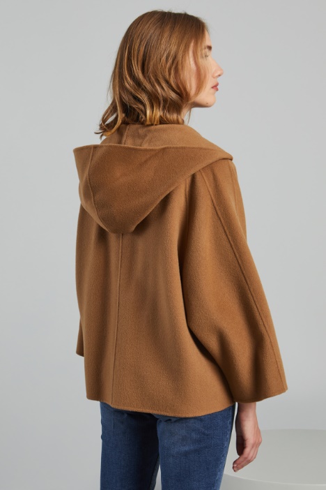 Mantella con cappuccio