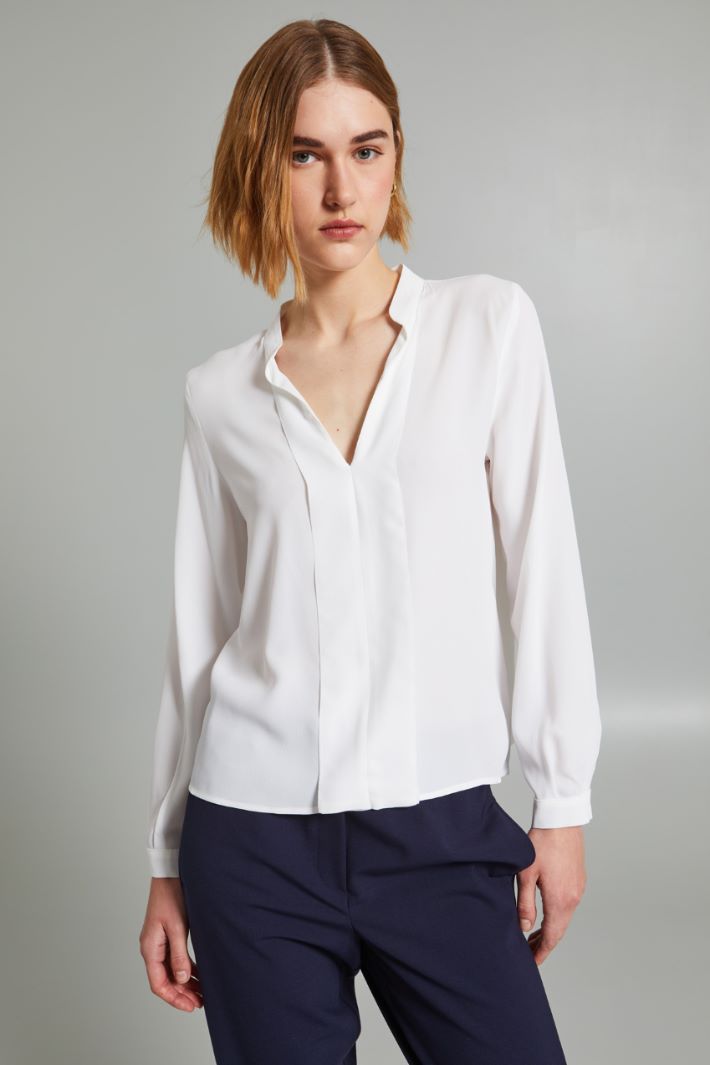 V-neck blouse Intrend - 3