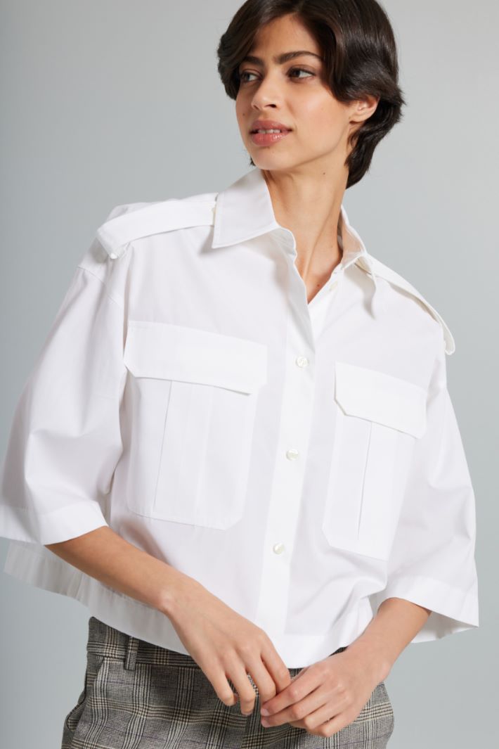 Cropped shirt with pockets Intrend - 3