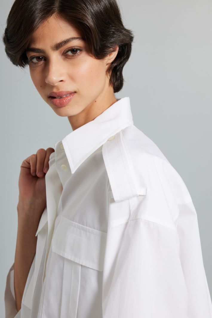 Cropped shirt with pockets Intrend - 4