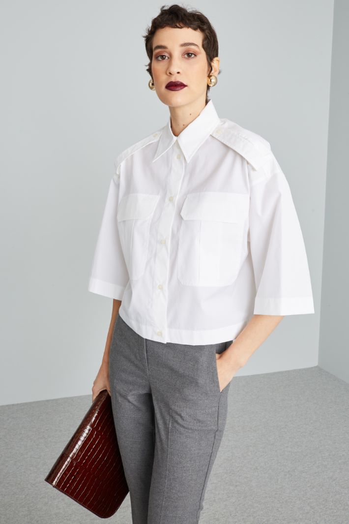 Cropped shirt with pockets Intrend - 3