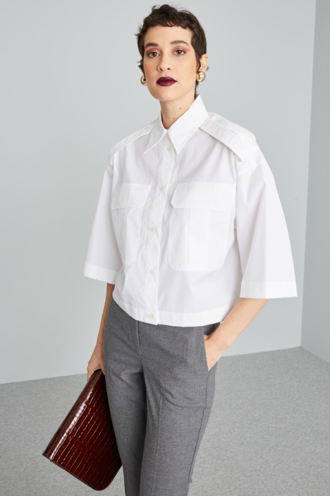 Cropped shirt with pockets Intrend