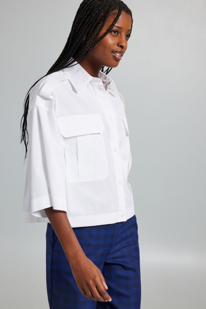 Cropped shirt with pockets Intrend - 3