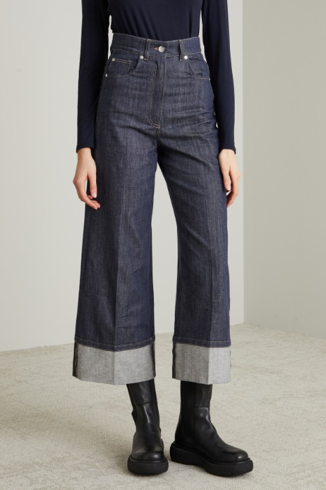 Pantaloni cropped con risvolto