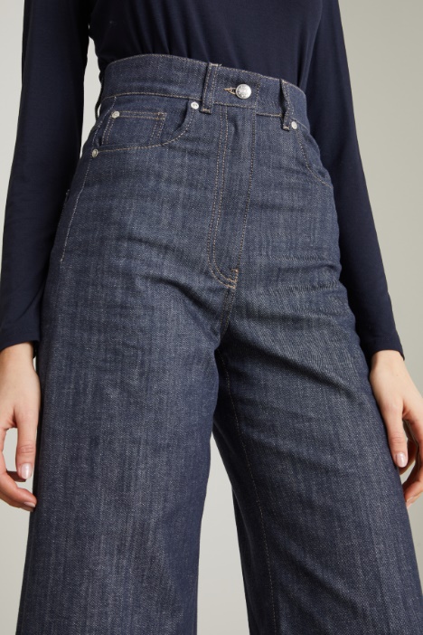 Pantaloni cropped con risvolto